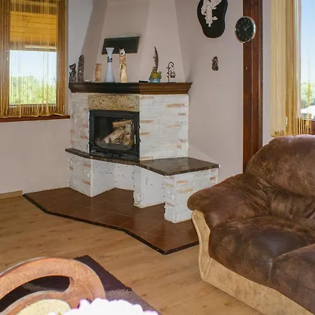 Casa vacanze Stunning In W/ 2 Bedrooms Gardna Wielka